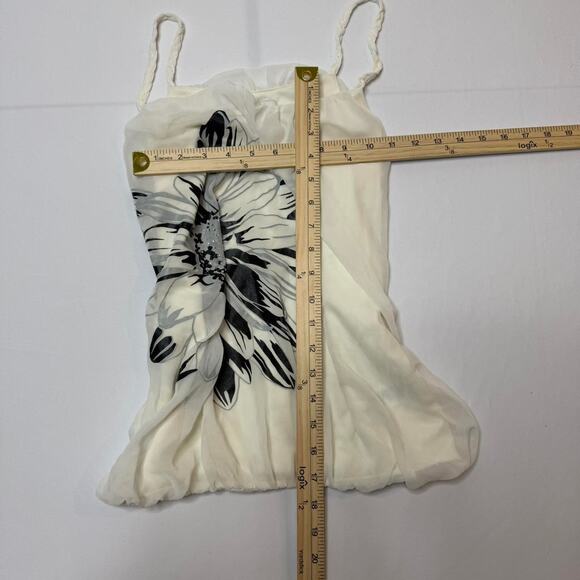 Forever 21 Vintage 2000s Size Small Flowy and feminine, this cream chiffon - Picture 5 of 5